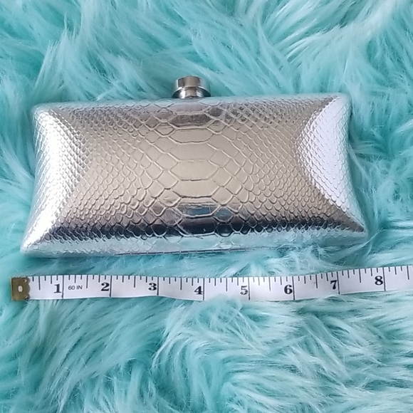 Vince Camuto Croc Pattern Clutch - Picture 6 of 7